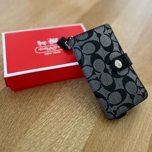 Coach Wristlet / Phone Wallet, Signature Canvas Monogram Black